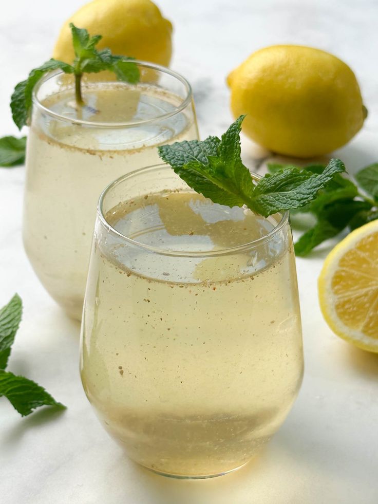 “Workout ki asli shuruaat dumbbells se nahi…
Iss nimbu pani ke ek sip se hoti hai 😄💪🍋
Gym ke baad yahi ‘rebirth’ lagta hai!”

Aap batao…
Workout ke baad sabse pehle kya pakadte ho?👇

1️⃣ Cold water
2️⃣ Nimbu Pani (mera favourite 😌🍋)
3️⃣ Energy drink
4️⃣ Seedha ghar jaake