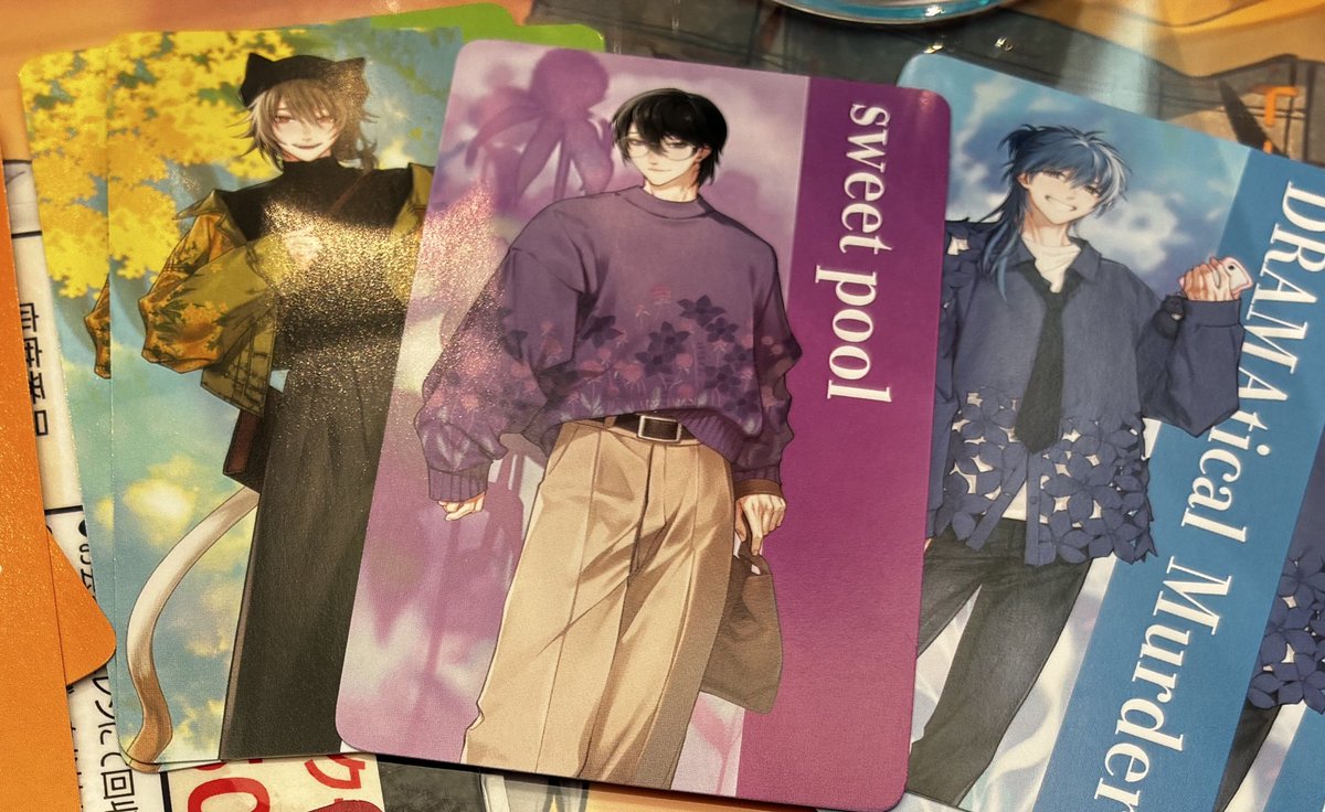 ibodi_kiredi's tweet photo. 交換　タワレコカフェ　ニトロキラル　コラボカフェ

譲　画像の後期特典(コノエ2・蓉司1・蒼葉1)
求　後期特典　トワ１枚

現在、池袋におります。
後日は千葉〜秋葉原までの総武線近辺でしたら手渡し可能です。郵送も可 https://t.co/9LiIlh3ool