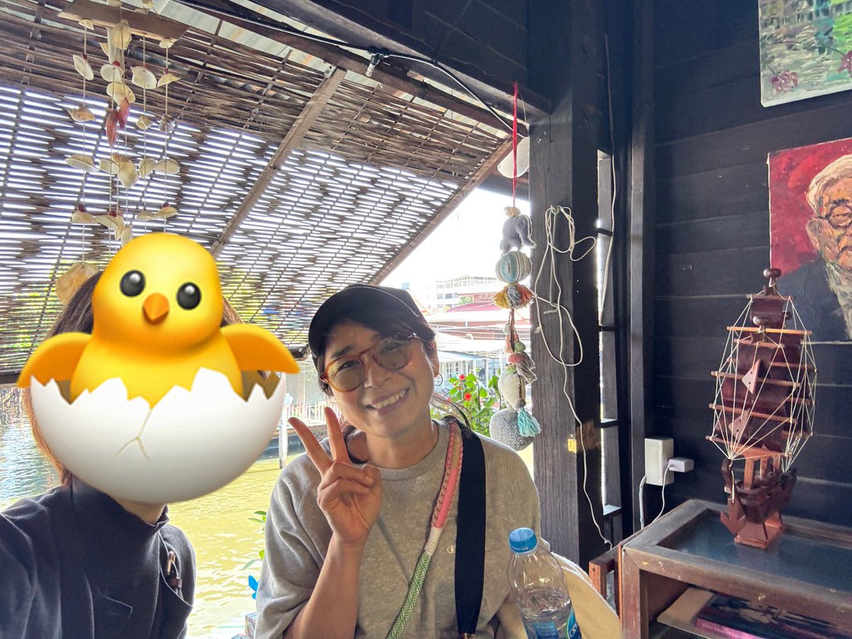 minacchi375's tweet photo. タイでひなちゃんに #togetherwithme のロケ地に連れて来てもらった!この川にノックが入ったの信じられん🤣ローカルだけどオシャレで凄く素敵だった❗️手作りヤードムのWSにも参加してめっちゃ充実したよ✨1人だったら絶対来れなかったもん。@happytogetherMT ちゃんに感謝🩷 https://t.co/FqEJBK6JZ9