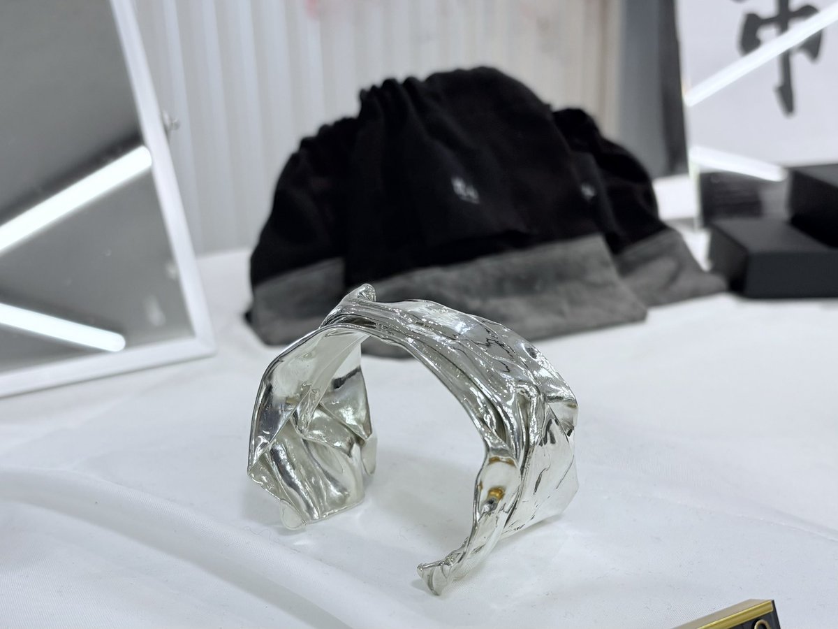 shizumi0723's tweet photo. 【最終日】
西武渋谷店POPUP
『嗄れる』

10:00〜20:00
西武渋谷店B館4階 https://t.co/JPDXidmm73