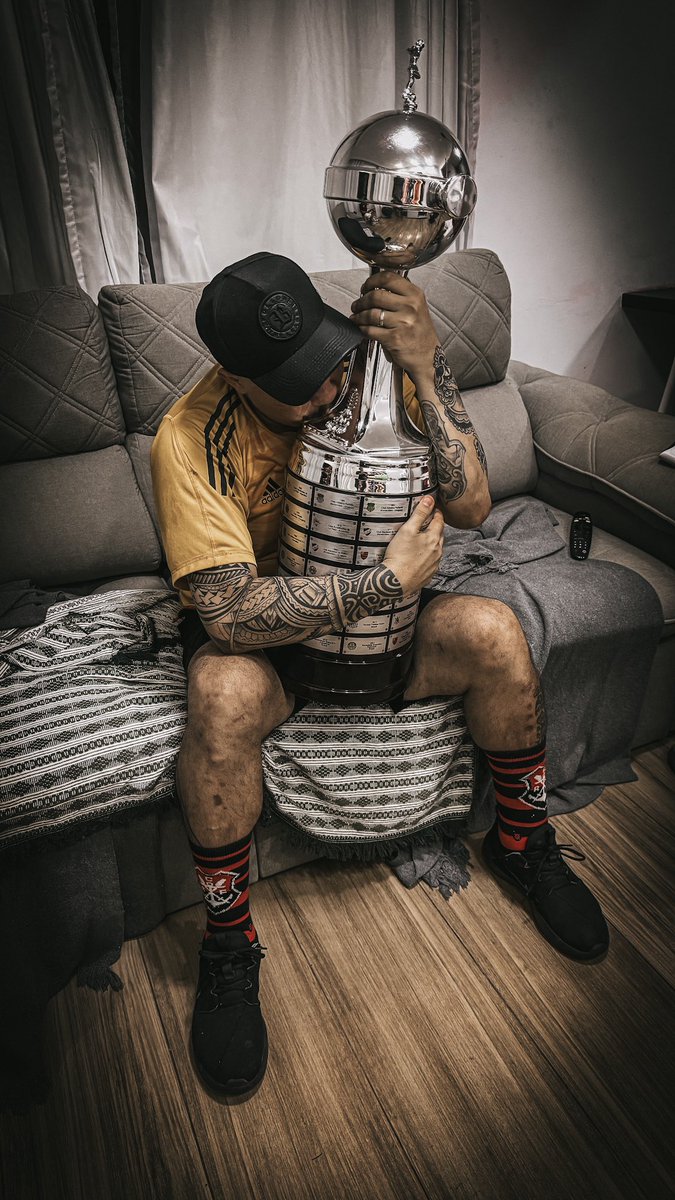 bbmonstro22's tweet image. Nunca imaginei que viveria isso…
Obrigado @Flamengo 
🏆🏆🏆🏆 🔴⚫️