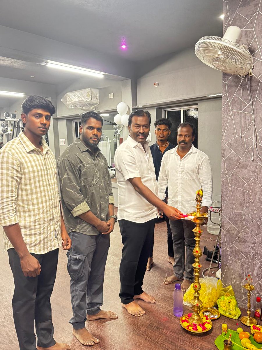 anand3kannan's tweet photo. #KONG புதிய உடற்பயிற்சி கூடத்தை திறந்து வைத்து  வாழ்த்துக்கள் தெரிவித்த பொழுது.

@mkstalin 
@Udhaystalin 
@dmk_youthwing #46YearsofDMKYW https://t.co/z1qtKCYEAq