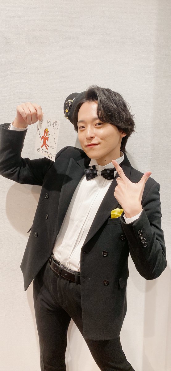 host_remote's tweet photo. 🌹フォロー&amp;リポストキャンペーン🌹

8人目はこの人💕
抽選で1名様にこちらの年賀状をプレゼント！

①このアカウントをフォローして
②欲しい年賀状の投稿をリポストするだけ🙌
締め切りは12/5(金)23:59！

みなさまぜひぜひご参加お願いします🎍

#リモホス https://t.co/jtTb3jXbaY