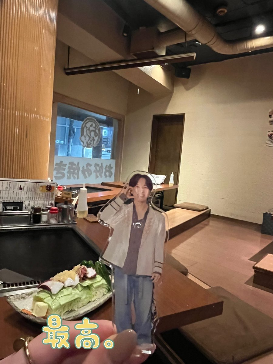 trnsh_tkt123's tweet image. 念願のEndleszSHOKUしてきた🥹🫶🏻✨
仲良し拓人担、初めましての周杜担と🩵💛
拓人ポジ座らせてもらった🙏🏻🩵
幸せ空間でお腹パンパン満腹大満足、最高の夜だった😭✨