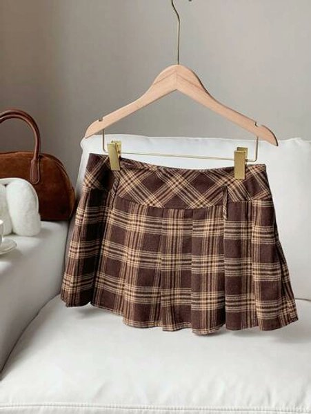 I just received Collegiate Style Pleated Skirt from Eddie via Throne. Thank you! throne.com/cherrymace #Wishlist #throne