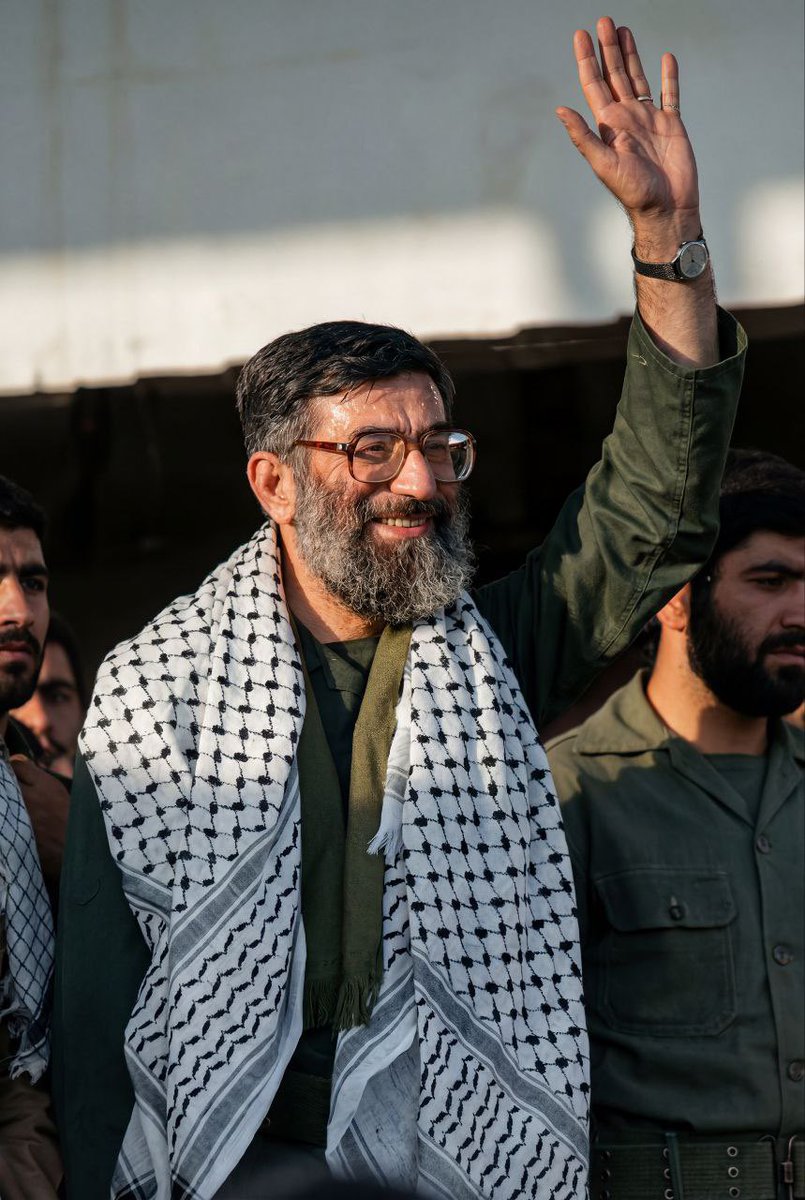 Aminii23's tweet image. هر چقدر به فرمانده کل قوای بسیجی مون ارادت دارید برای سلامتی و طول عمرش صلوات بفرستید🌹
اللّهمَّ صَل عَلےمُحَمَّدﷺوآلِ مُحَمَّدﷺوَعَجِّل ْفرَجَهُم وَ أهلِک أعدائهُم أجمَعین
#اللهم_عجل_لولیک_الفرج