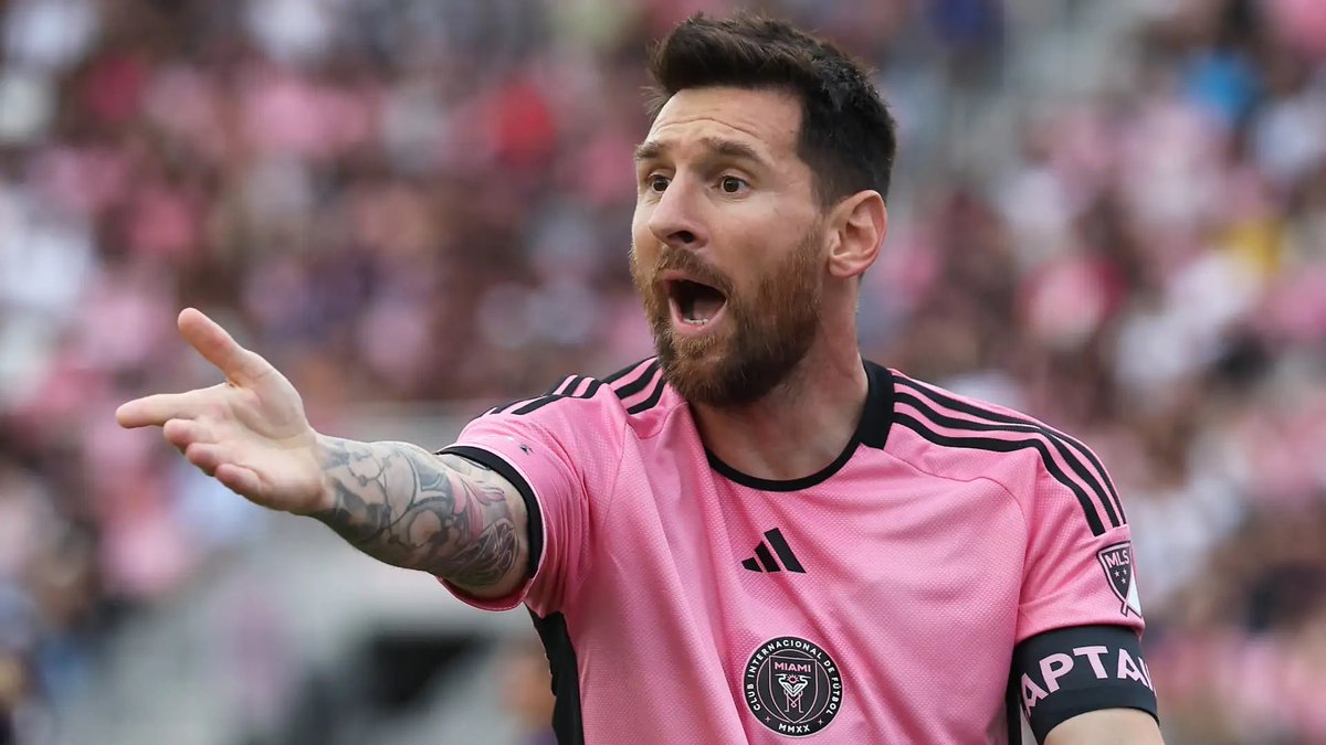 “He’s slaughtering young boys in our team that speak Spanish.”

New York Red Bulls winger Lewis Morgan recalled playing against a very angry Lionel Messi 😡 

“We were playing Miami and they were building this game up, like it was first against second,” Morgan said.

“Messi came