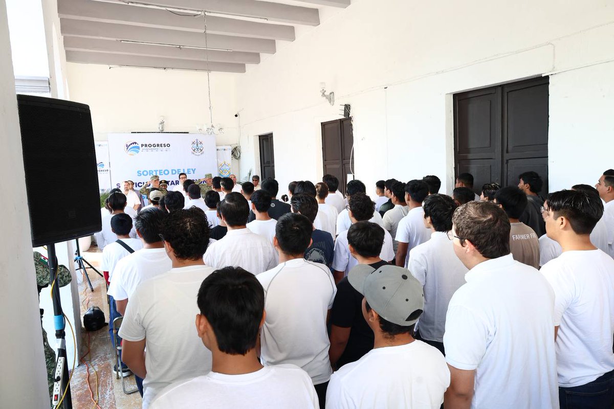 cobras_santiago's tweet image. #SMN | #Progreso realiza Sorteo del Servicio Militar Nacional con amplia participación juvenil wp.me/p6Zyu6-1Ejq
Con una destacada asistencia de jóvenes de la Clase 2007, el @AyundeProgreso, en coordinación con la Junta Municipal de Reclutamiento, el Sector Naval de Yucal..