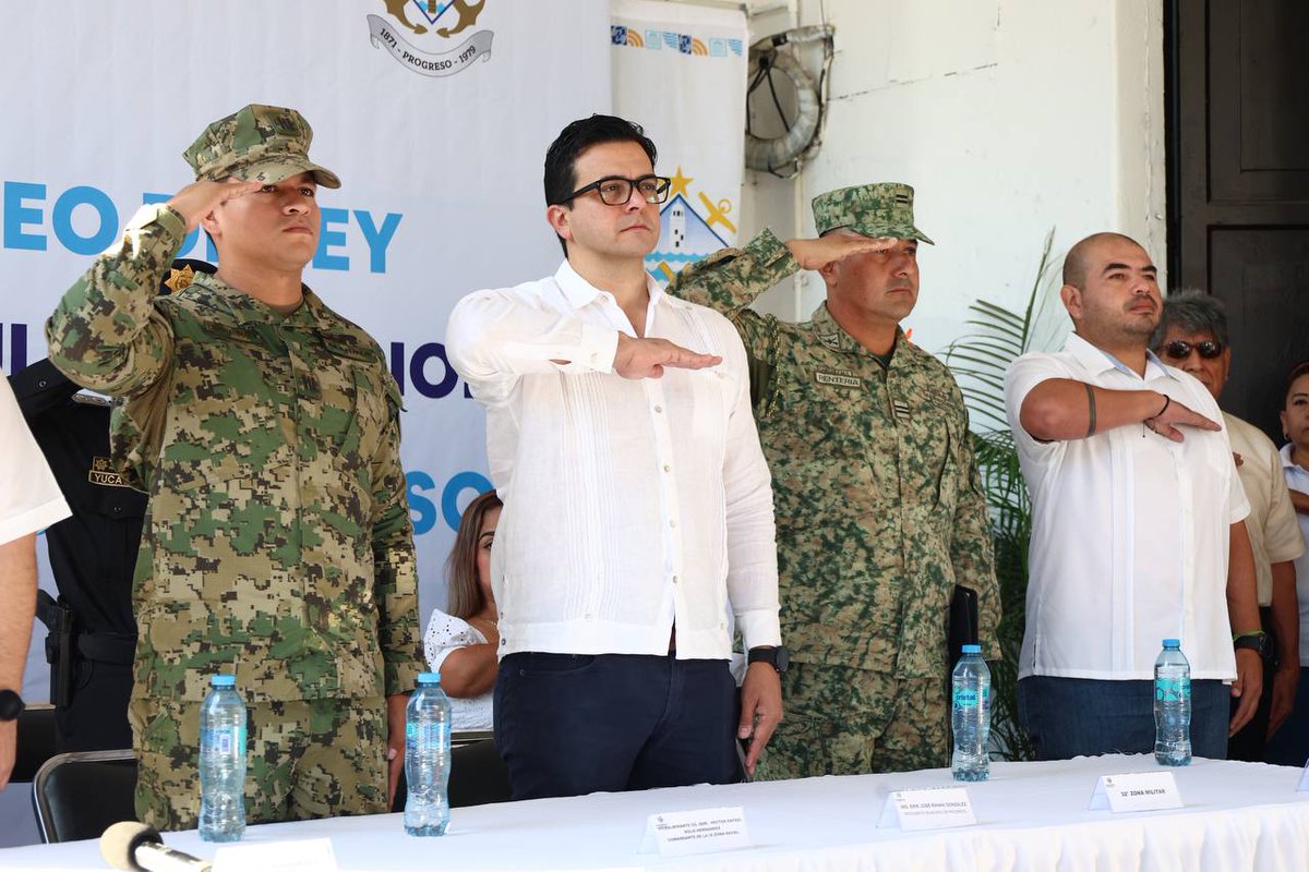 cobras_santiago's tweet image. #SMN | #Progreso realiza Sorteo del Servicio Militar Nacional con amplia participación juvenil wp.me/p6Zyu6-1Ejq
Con una destacada asistencia de jóvenes de la Clase 2007, el @AyundeProgreso, en coordinación con la Junta Municipal de Reclutamiento, el Sector Naval de Yucal..