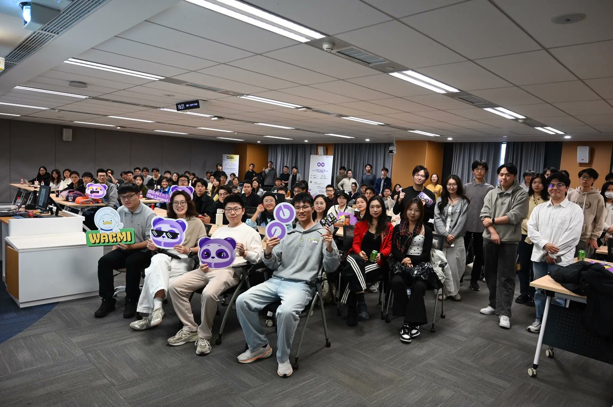 HackQuest_'s tweet photo. HackQuest x @0G_labs Unitour · Renmin University of China Recap 📸

120+ students from top universities joined us for:
🎙️ @0g_CN keynote with Q&amp;A
💬 Panel on DeAI breakthroughs
🐼 Merch + raffle giveaway

Truly inspiring insight and curiosity from our next generation of builders! https://t.co/Io93YODvnm