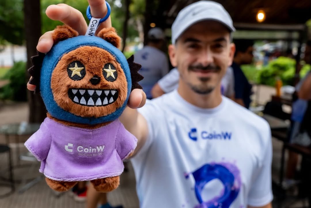 CoinWLATAM's tweet photo. Celebrando el 8 Aniversario de CoinW, ahora en Argentina 🇦🇷. Gracias a todos los que participaron.
#CoinWLATAM #HereForCrypto https://t.co/1HlsBZzdFN