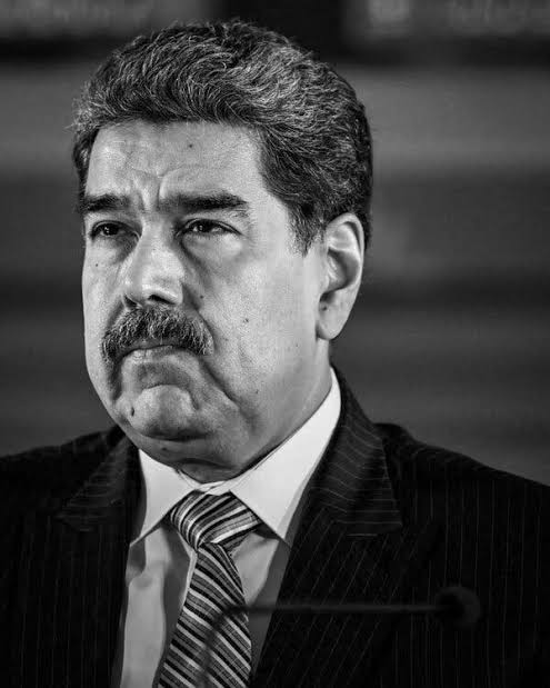 DIFUNDELOYA's tweet image. 🚨 ¡ÚLTIMA HORA VENEZUELA! 🚨🇻🇪
 
URGENTE — ¡LO ÚLTIMO! 🇻🇪 🇭🇳  — 

Rixi Moncada aliada del Narcoterrorista Nicolás Maduro ha perdido las Elecciones en Honduras.

🔴 ¡GIGANTE DERROTA PARA LA IZQUIERDA COMUNISTA! 🔴