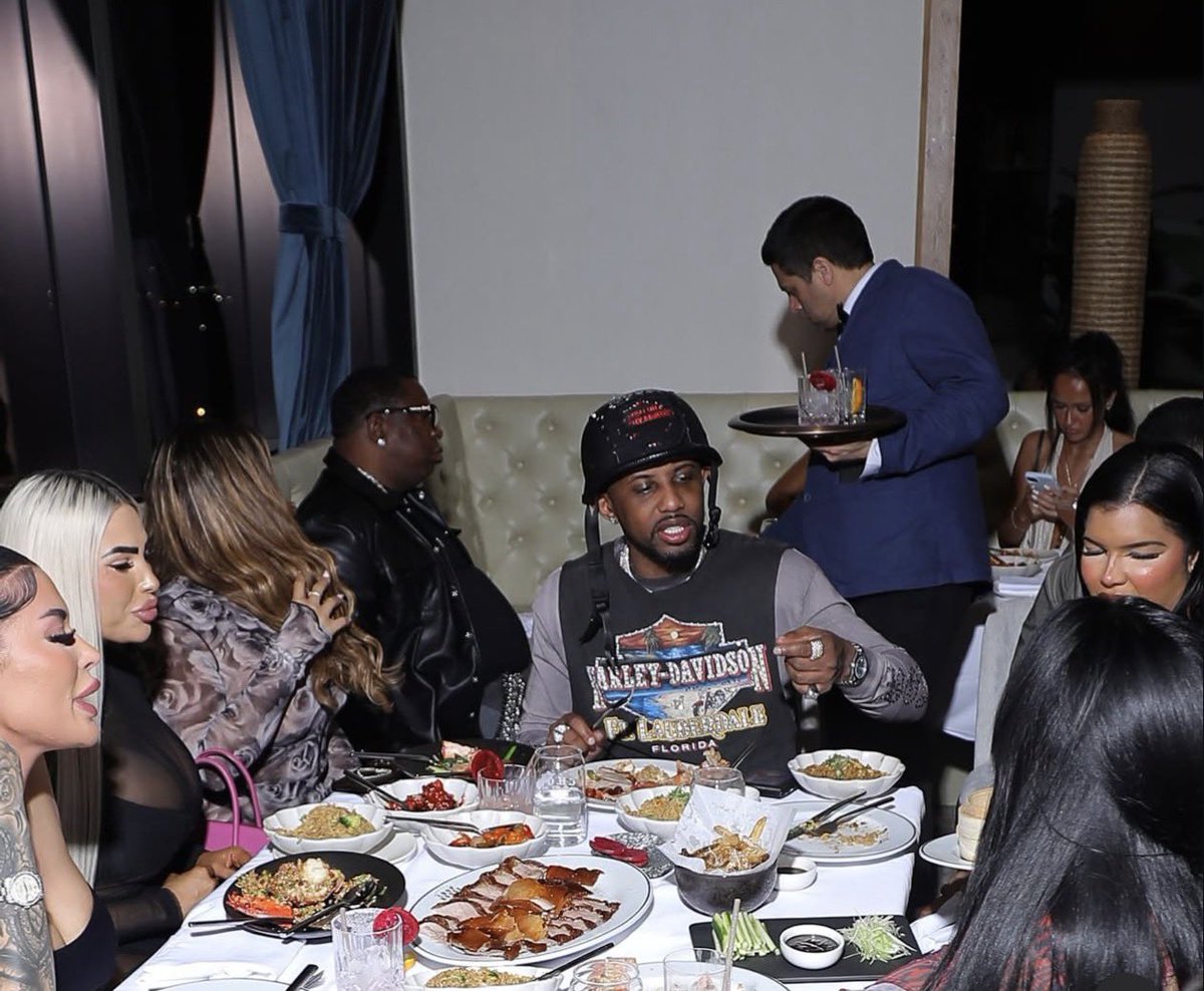 Travonne's tweet image. just when i thought he couldn’t outdo himself Lol