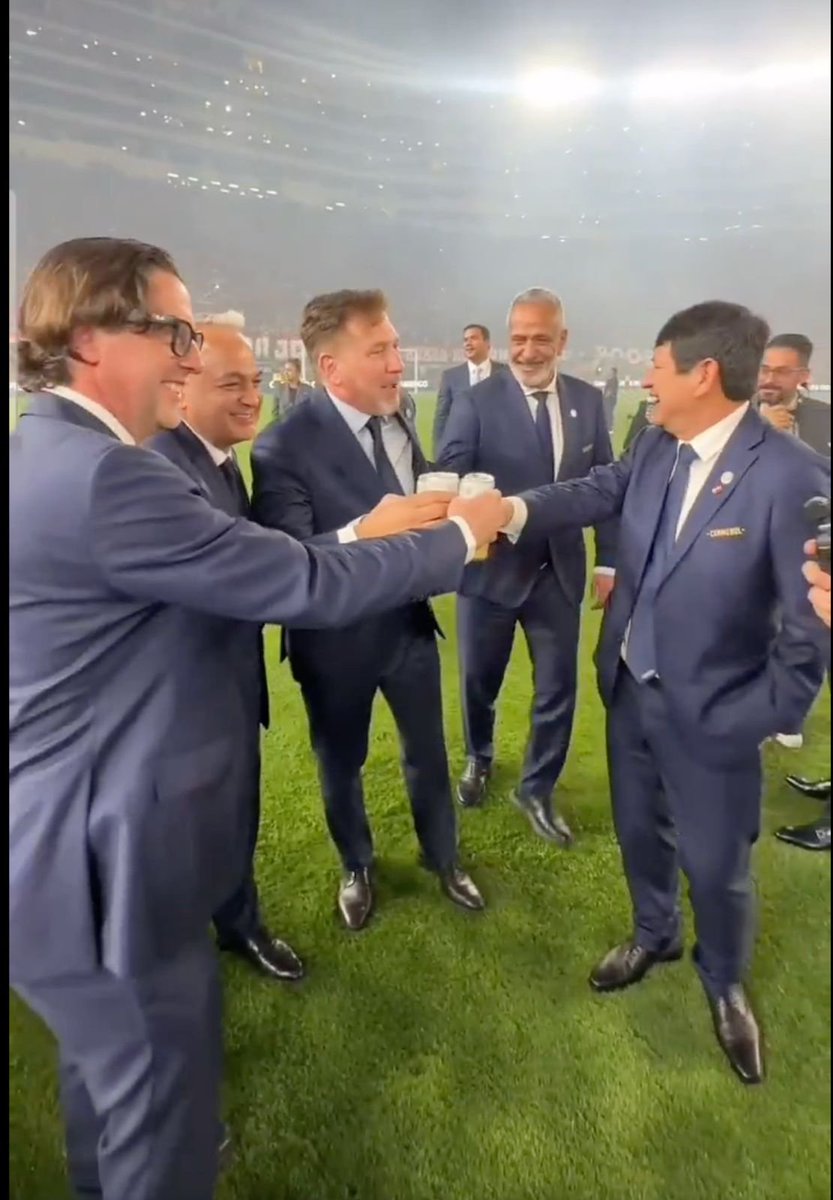 PhdenPeriodismo's tweet image. ALONSO ESTÁ DE FIESTA

x.com/AbranCancha8/s…