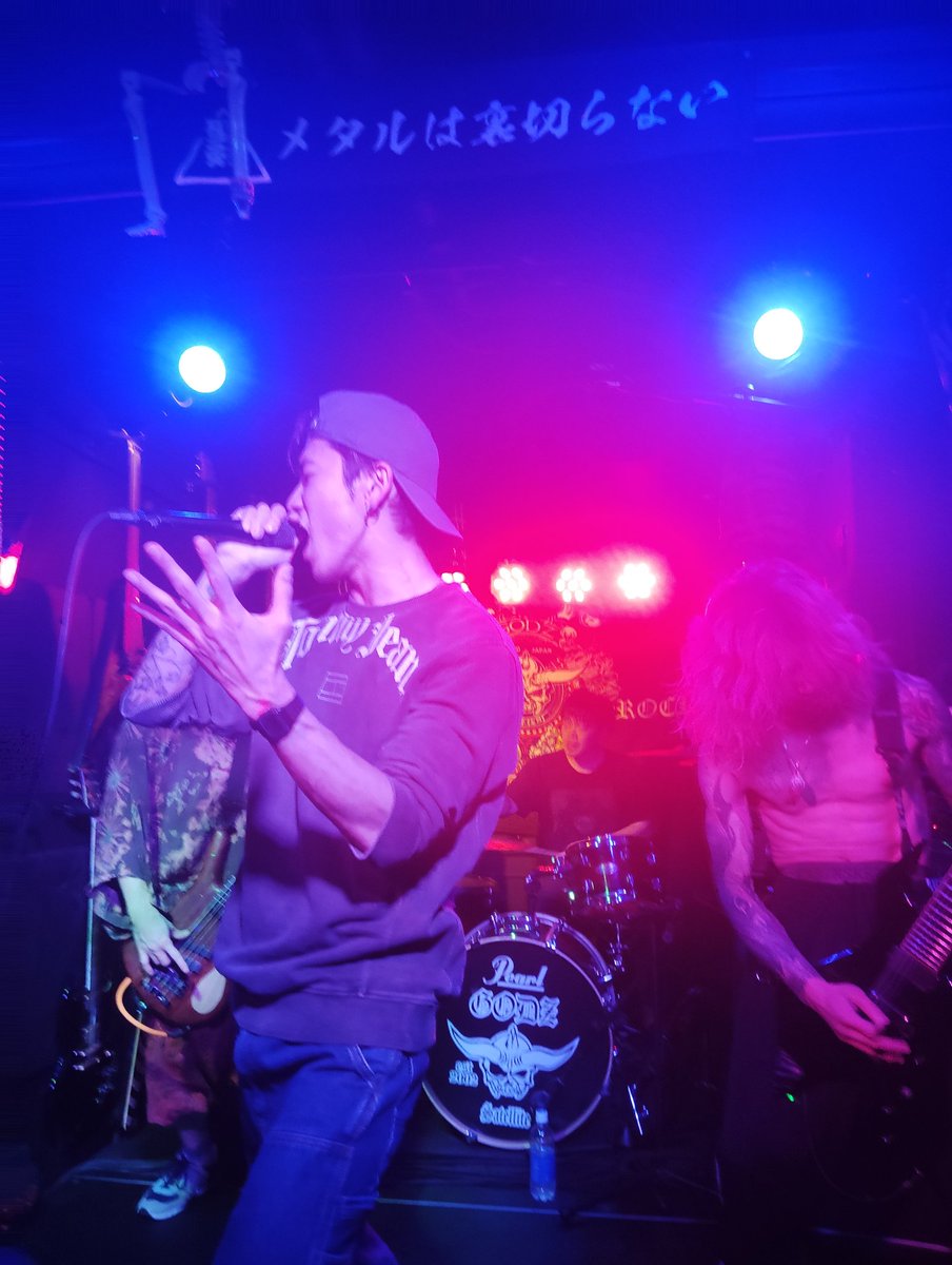 2025.11.29
新宿GODZに初のVEins観に行ってきた😆
よっしーさん、SUMIKOさん、PEIさんお久しぶりでした😆
VEinsめっちゃ好みでカッコ良かったです🤘また観に行きます😎🤘
何年か前に観たPulse of humanity
久しぶりに観れてCDも買えました😆めっちゃ楽しかったです🤘
