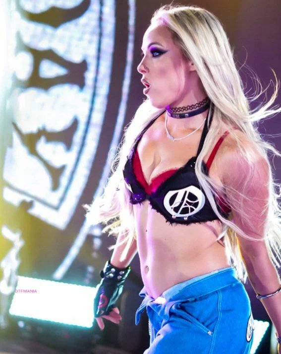 thighhighrules's tweet photo. So @MercedesVarnado has been covering up and the crowd has become apathetic to her. Liv Morgan wore this and had a generational pop. 

Feels like a really easy fix, just return your old gear Mercedes. Do it for your fans. Super heroes should look super. https://t.co/5FoFADU2y1