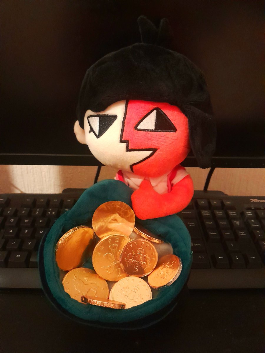 Shincore610's tweet image. shes flexing her chocolate stash