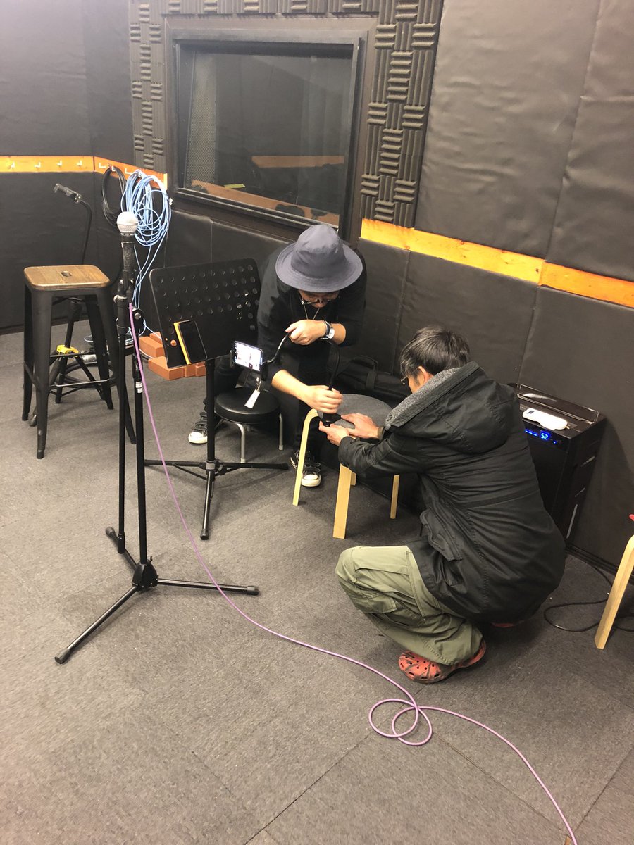 5EUgidGlj8P1CNO's tweet image. きーさんくぼさん内職中。
何だか微笑ましいです
＃makeoverjapan