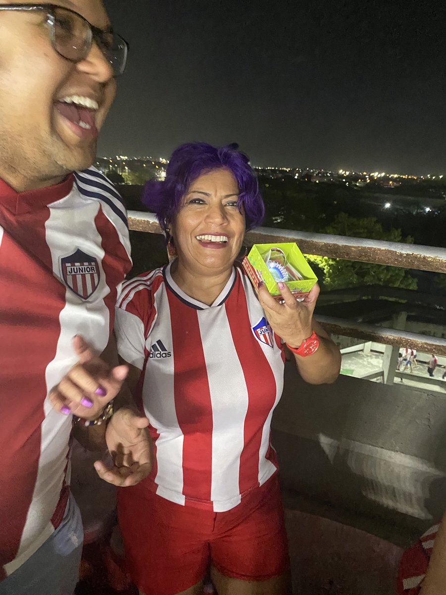 Y se lo ganaron  doble felicidad, acertaron el marcador y se llevaron un bonito recuerdo de parte de estadios de futbol a escala.
👍🔴⚪️ <a href="/JuniorClubSA/">Junior FC</a> <a href="/FunMuseoMLM/">Fundación Museo Rojiblanco M.L.M.</a>