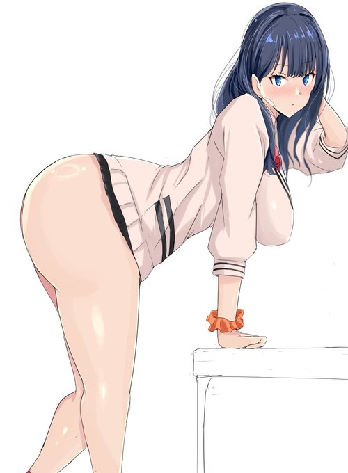 なに見てるんですか…? 