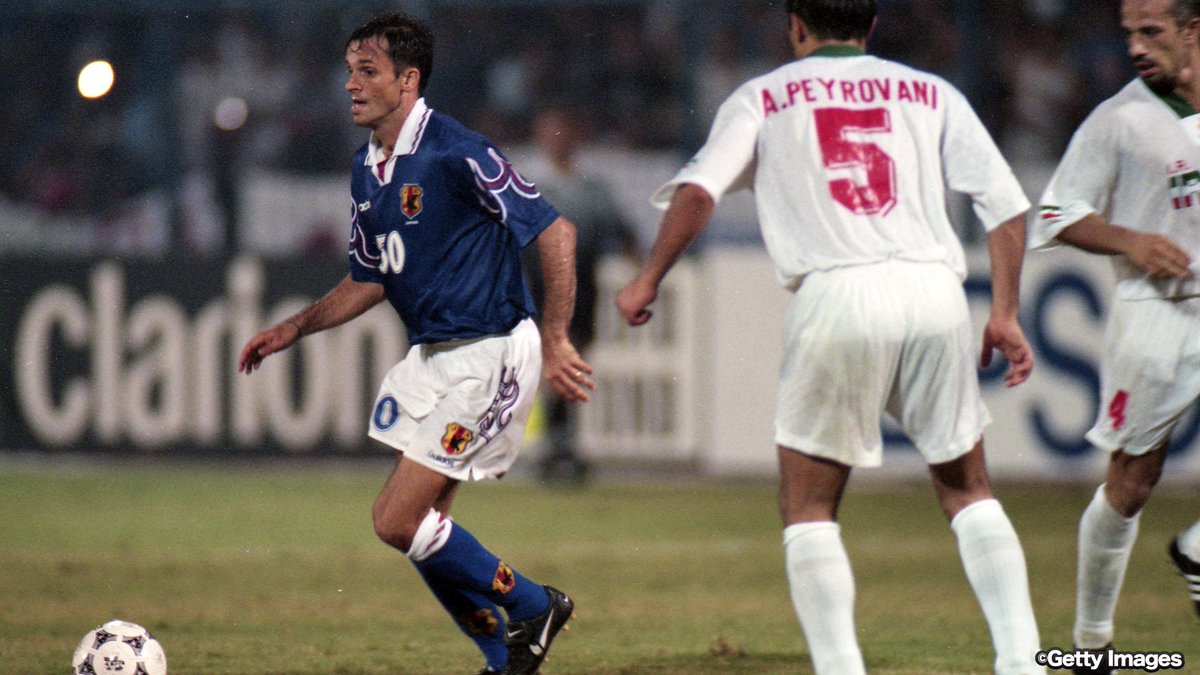 【本編で登場した選手解説 #ボケサカ 】

🇯🇵✨呂比須ワグナー（Wagner Lopes）

1969年1月29日生まれ、ブラジル出身で日本代表としても活躍したストライカー🎩⚽️ 
Jリーグ初期に、柏レイソル、ベルマーレ平塚、名古屋グランパスなど数々のクラブでプレー。