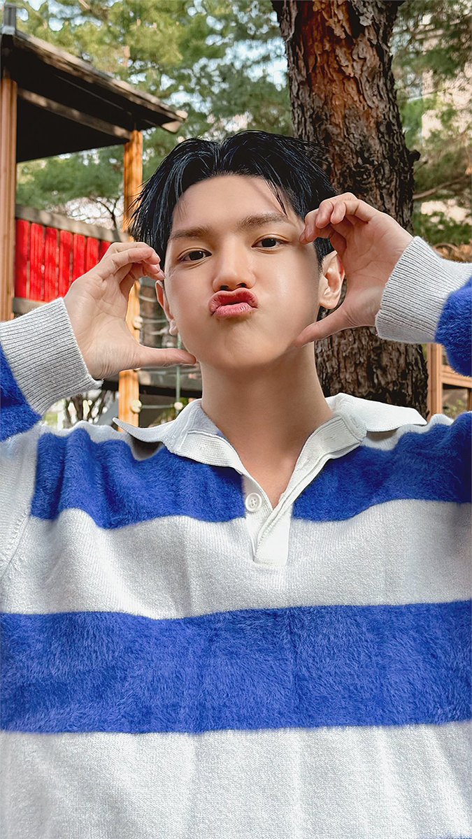 일년 내내 이 두 스타일로 버틴 거 축하하네