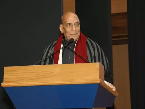 रक्षामंत्री राजनाथ सिंह शनिवार को उत्तराखंड के मसूरी में लाल बहादुर शास्त्री राष्ट्रीय प्रशासन अकादमी (LBSNAA) पहुंचे। वहां उन्होंने 600 से ज्यादा ट्रेनी IAS से मैथ से जुड़ा एक ऐसा सवाल पूछा, जिससे कुछ देर के लिए सभी चकरा गए।

राजनाथ सिंह ने पूछा- किसी व्यक्ति के पास इतना पैसा था