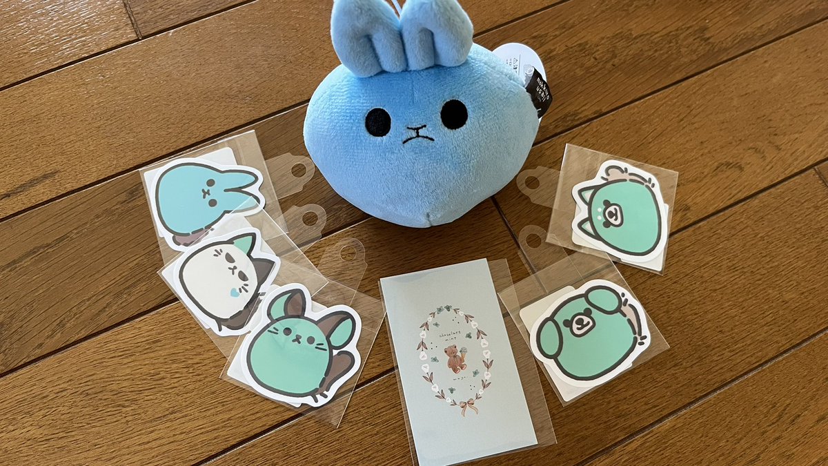 bluegroovy's tweet image. 渋谷のハンズで開催してるポップアップに行ってきました！！
チョコミントをお迎え。@makkuro_usagi_h さんのステッカーは全部買えたはず…！
ぬいもいつかお迎えしたいと思いつつ部屋を片付けるまでは…！
#CHARECBASE