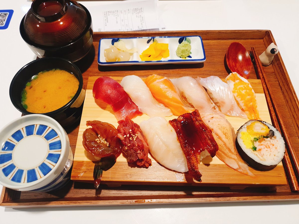 kmspluto2's tweet image. 수원 성균관대 인근에 개장 2주차 초밥집.
점심때 먹기 좋네요~
#초밥 #쿠모스시