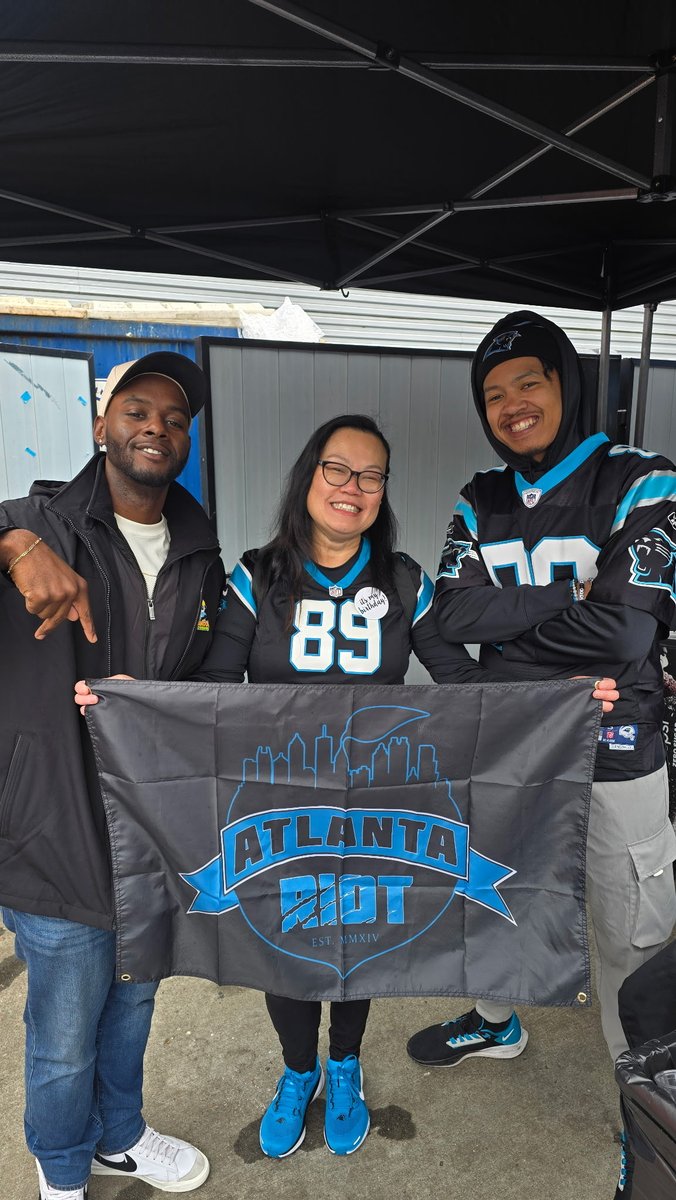 AtlantaRiot's tweet image. BIG WIN! First, a birthday shout out to our chapter president, Loretta! We got to witness an incredible victory over a tough opponent and playoffs are still in sight! Pretty nice birthday gift huh 💪🏽🤟🏽 we’ll see y’all after the bye week! #DoYouRiot #KeepPounding