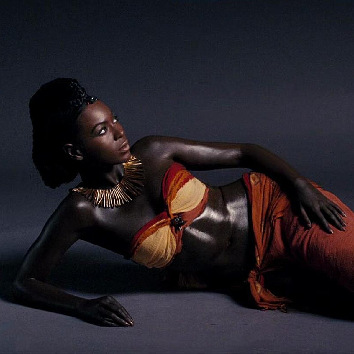 dreamsofabarbie's tweet image. Why does the BeyHive try to hide these photos?