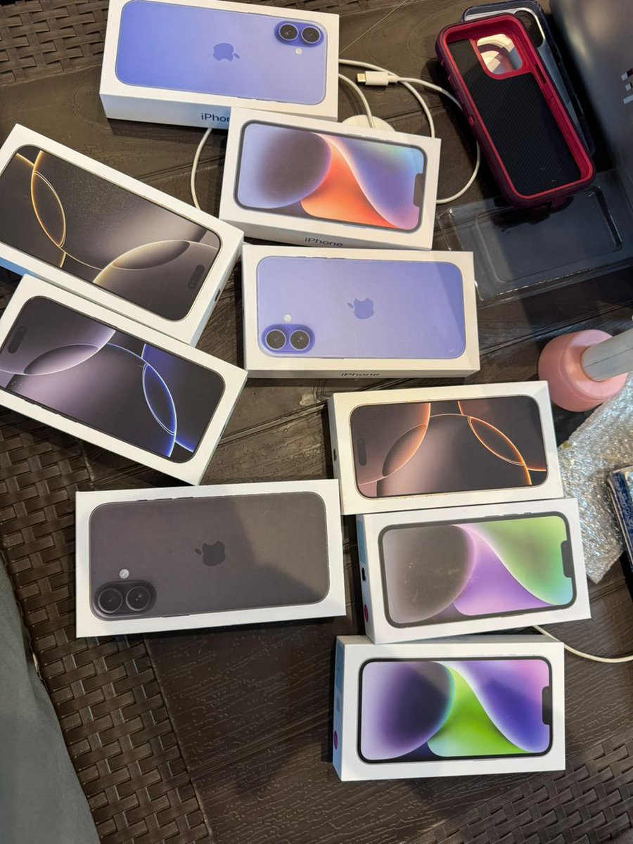 qodedstuff's tweet image. Curious about the future of meme tokens? Discover #Bitdealer&apos;s asset-backed model transforming meme markets 🌍. 🔹Backed by real iGaming assets, ensuring sustainability 🔹Partnerships with Meteora &amp;amp; Jupiter enable seamless Solana trading 🔹Community incentives that drive adoption…