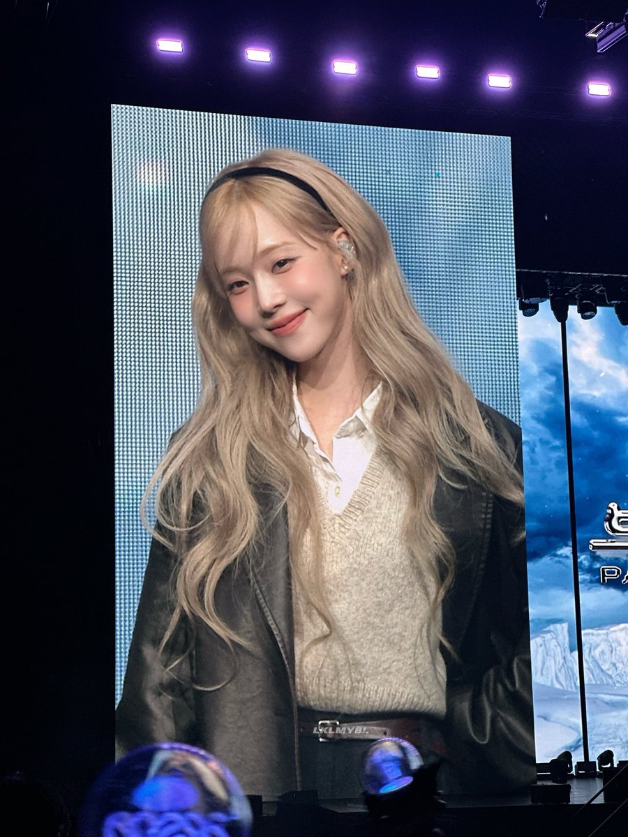 vvinterluvs's tweet image. may i present to you one of her best looks ever