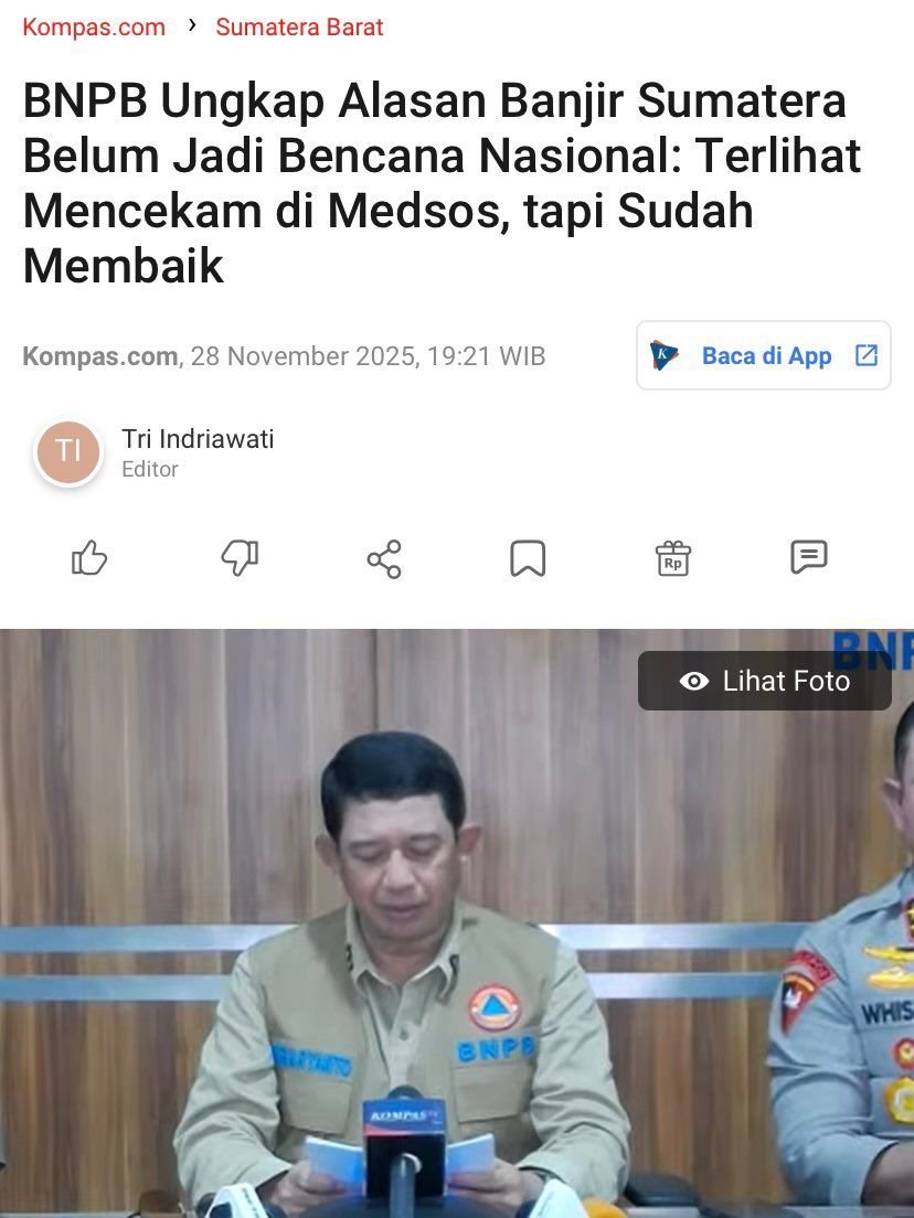 okinantan's tweet photo. Sejak kalimat yg sangat getir ini kami dengar, kami sajikan fakta lapangan yg @BNPB_Indonesia tidak melihatnya. 
Sangat disayangkan responnya sangat telat, kayak buta geografi. 

Bakal kebanjiran fakta jg saat internet di kawasan terparah sudah normal, saat ini masih beri kabar via text dan VN saja bisanya

Koreksi judul berita berikut yg pas:
Terlihat mencekam di story WA, tapi sudah membaik di mata pemerintah