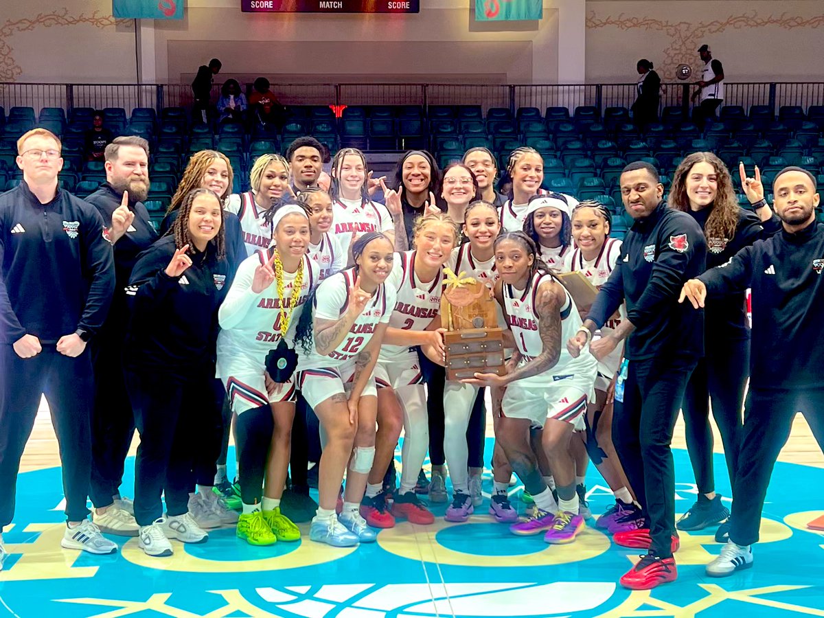 BahaMarHoops's tweet photo. Some more flicks of today’s champs 🤩

#BahaMarHoops https://t.co/j4rVXdN7YN