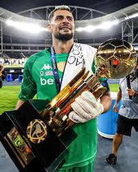 DonRulli's tweet image. Por si hace falta avivar a algunos faltos de memoria: 

- 6 años.
- 254 partidos.
- 6 titulos. 

Mañana Racing se despide de un IDOLO del Club.