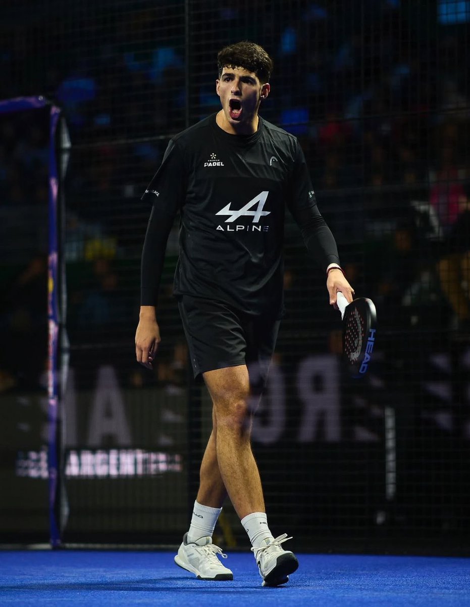 FernetYPadel's tweet photo. AGUSTÍN TAPIA Y ARTURO COELLO NÚMEROS 1 DEL MUNDO OTRA TEMPORADA MÁS 

Increíble temporada de los Golden Boys. Sin hablar de su juego, los número uno nunca desentonaron en actitud, apoyo y compañerismo.

No podes no sonreír viendo a estos tipos felices. Le hacen bien al deporte. https://t.co/kCZn3zBXaP