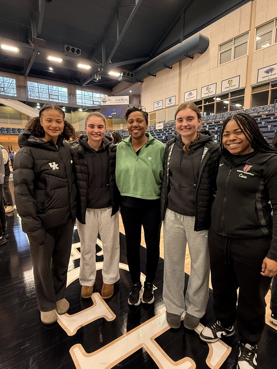 Lyhh76's tweet image. Berea College Visit with Tate’s Creek WBB ❤️
Campus tour, learned a lot, watched a good game, and got some real team bonding in. 
#TatesCreekWBB #LadyCommodores #TeamBonding #BereaCollege #CollegeVisit #FutureCollegeAthletes #HoopLife #GirlsWhoHoop #BasketballFamily #KYHoops