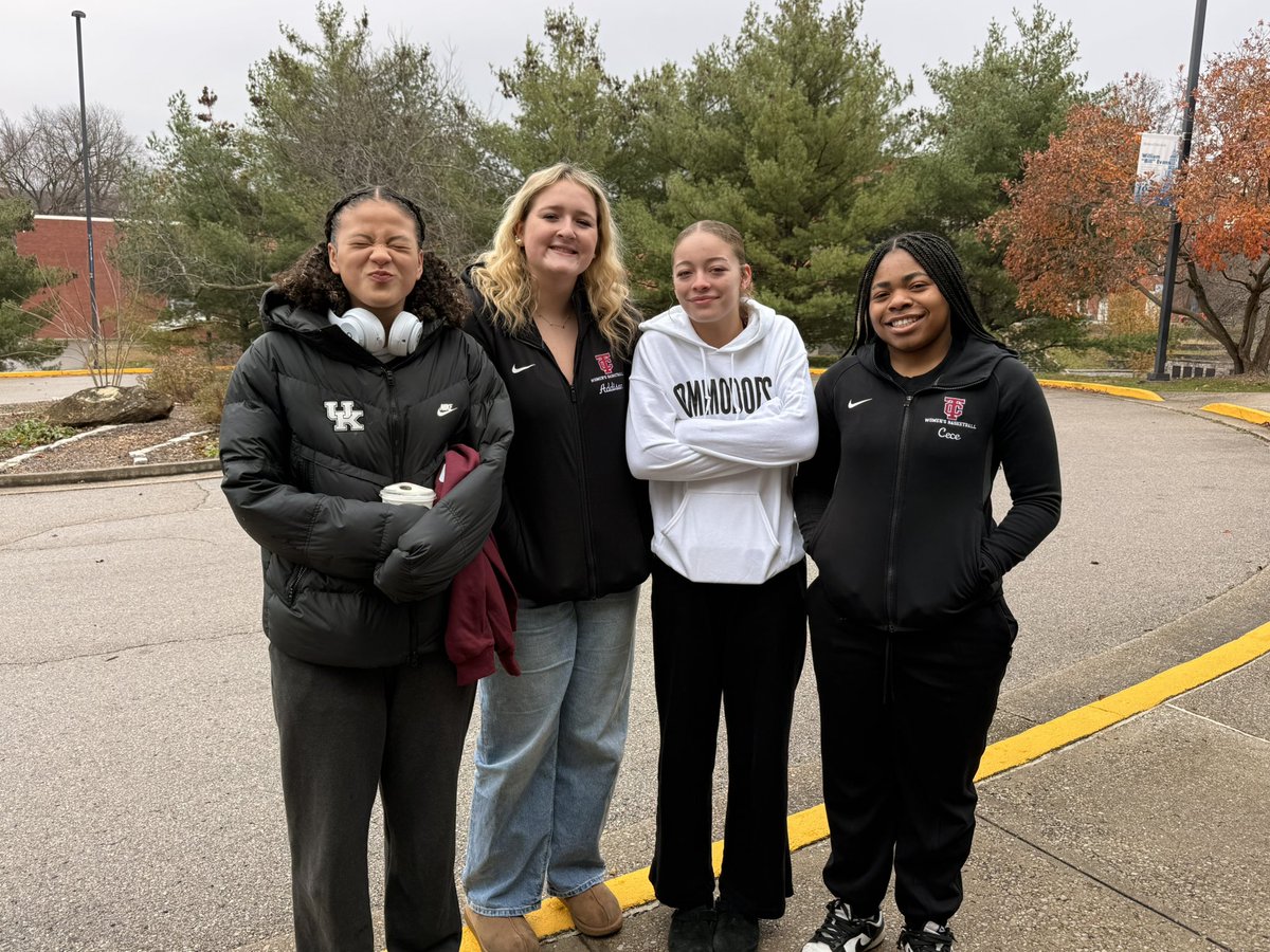 Lyhh76's tweet image. Berea College Visit with Tate’s Creek WBB ❤️
Campus tour, learned a lot, watched a good game, and got some real team bonding in. 
#TatesCreekWBB #LadyCommodores #TeamBonding #BereaCollege #CollegeVisit #FutureCollegeAthletes #HoopLife #GirlsWhoHoop #BasketballFamily #KYHoops