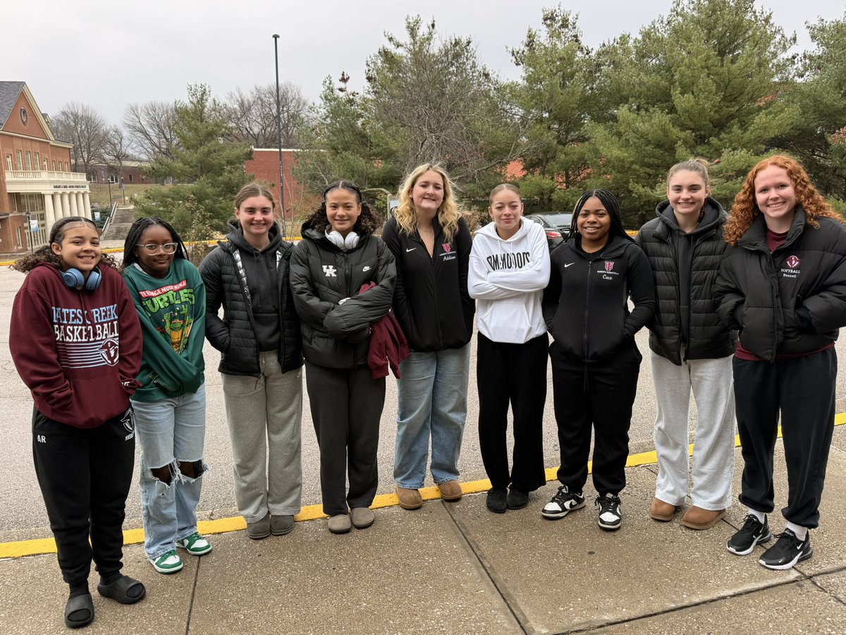 Lyhh76's tweet image. Berea College Visit with Tate’s Creek WBB ❤️
Campus tour, learned a lot, watched a good game, and got some real team bonding in. 
#TatesCreekWBB #LadyCommodores #TeamBonding #BereaCollege #CollegeVisit #FutureCollegeAthletes #HoopLife #GirlsWhoHoop #BasketballFamily #KYHoops