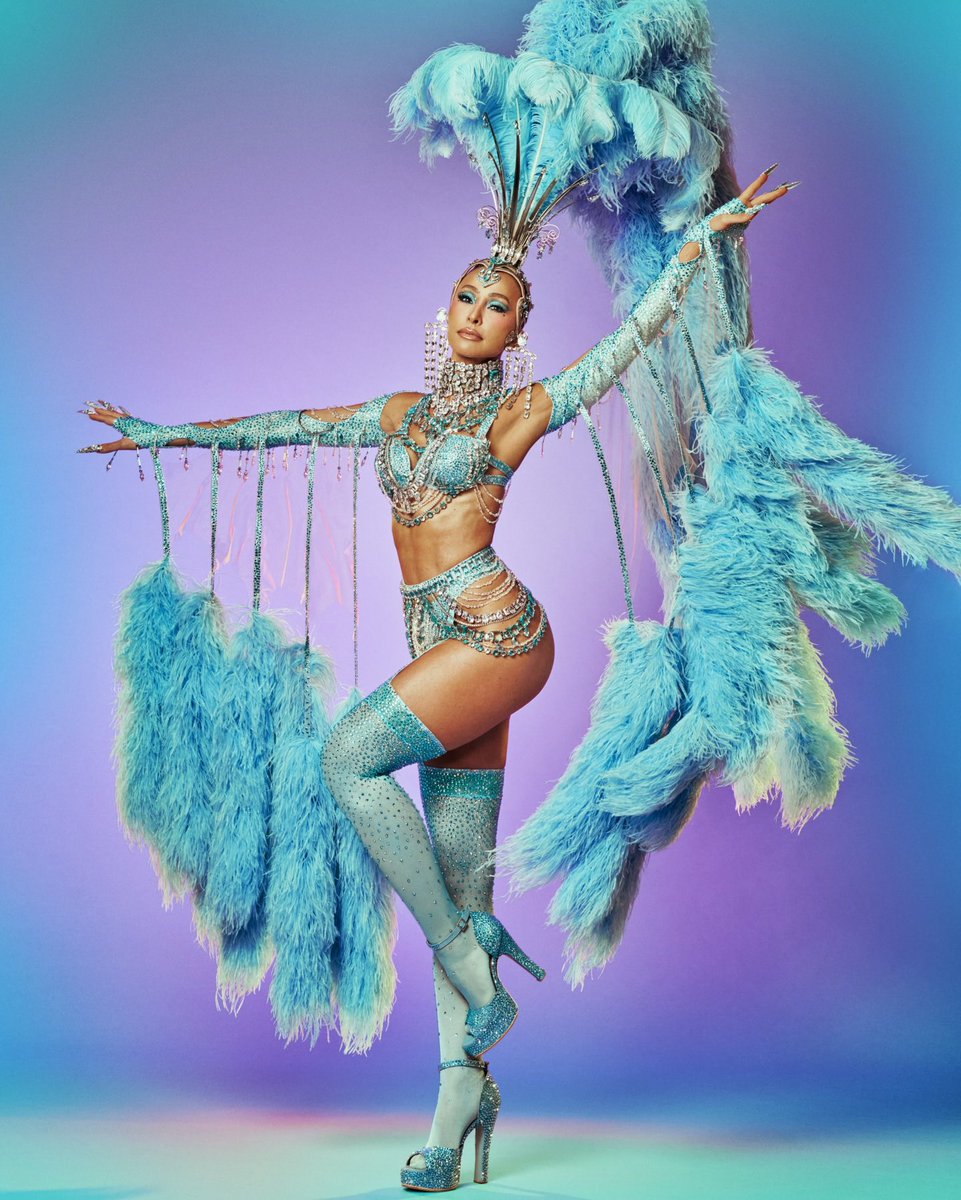 SHOWGIRL! Sabrina Sato para o desfile da Vila Isabel. ❤️‍🔥