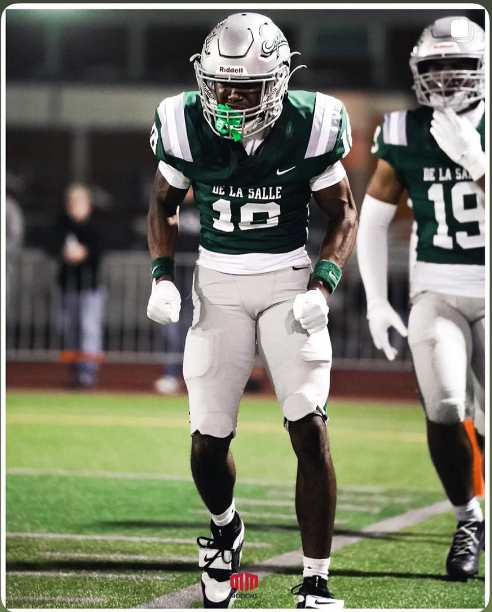 EmerySp8's tweet photo. Senior Season Highlights, blessed to play one more game!! @dlsfootball17 @dlsathletics @MJD https://t.co/q6CpeKsO8P
