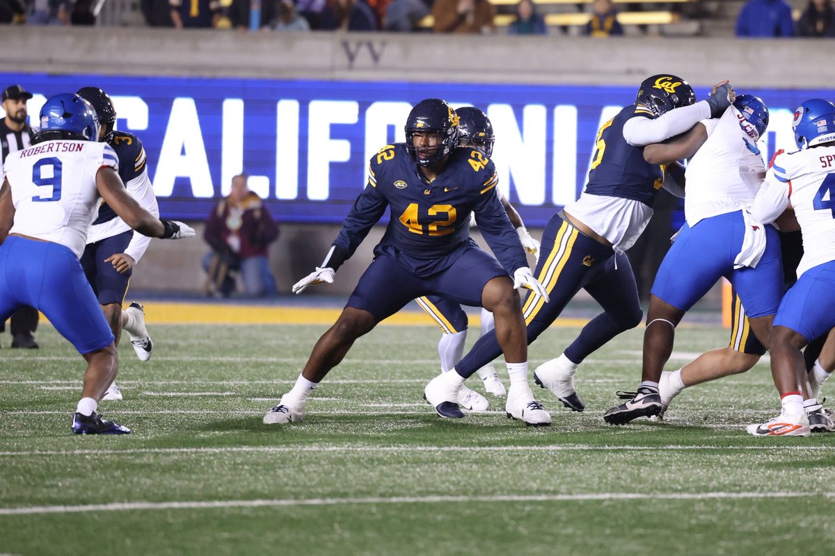FrederickW_3's tweet photo. Stepped up and played TE and we got the Big W!!! #GoBears #42 https://t.co/ehTG3vJs1u