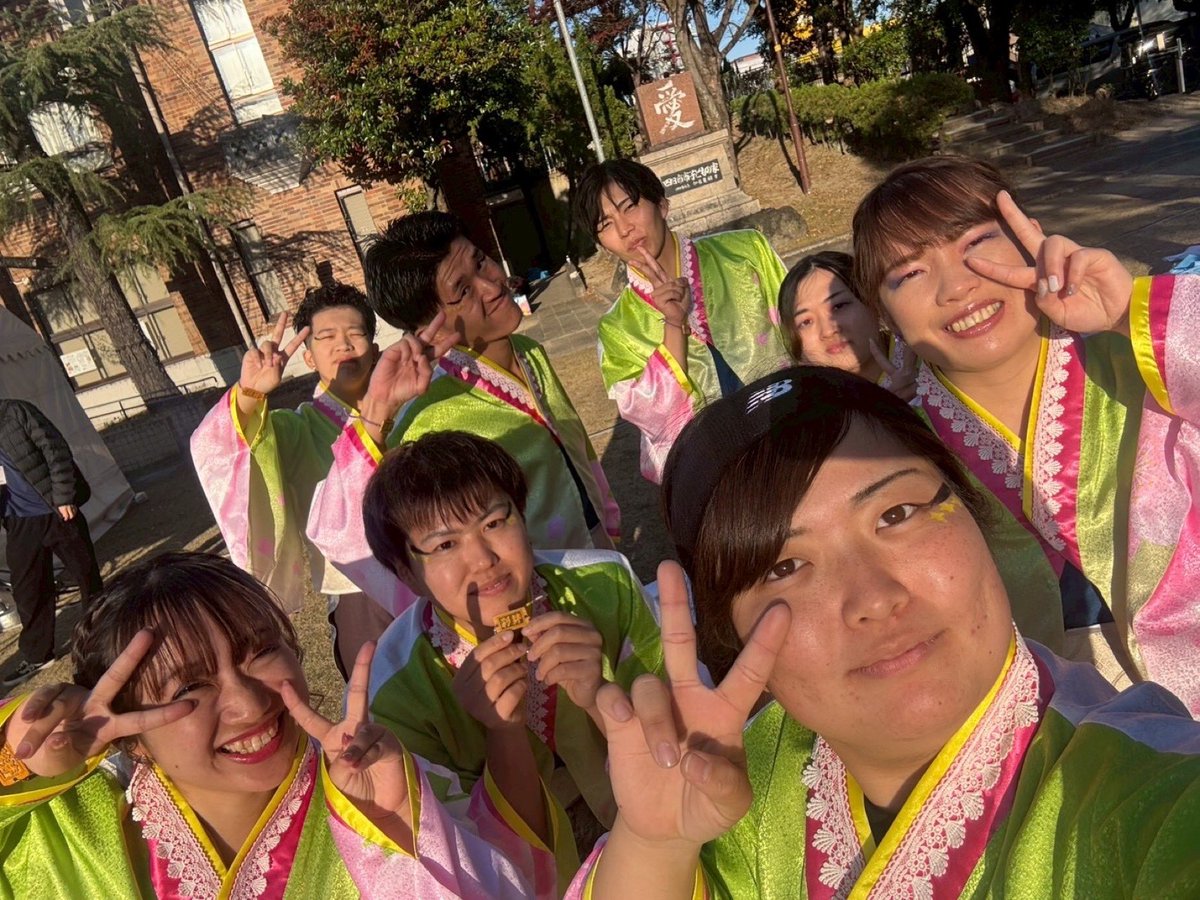 『四日市よさこい祭り やったろ舞』に
参加してきました!!

朝は寒かったですが
昼頃にはポカポカ陽気に☀️

色々とハプニングはありましたが
2度目の参加も
楽しい一日を過ごせました✨

いつかはライトアップされた中で
踊れるように頑張っていきます！

#彩芽 #恋桜 #よさこい
#四日市よさこい祭り