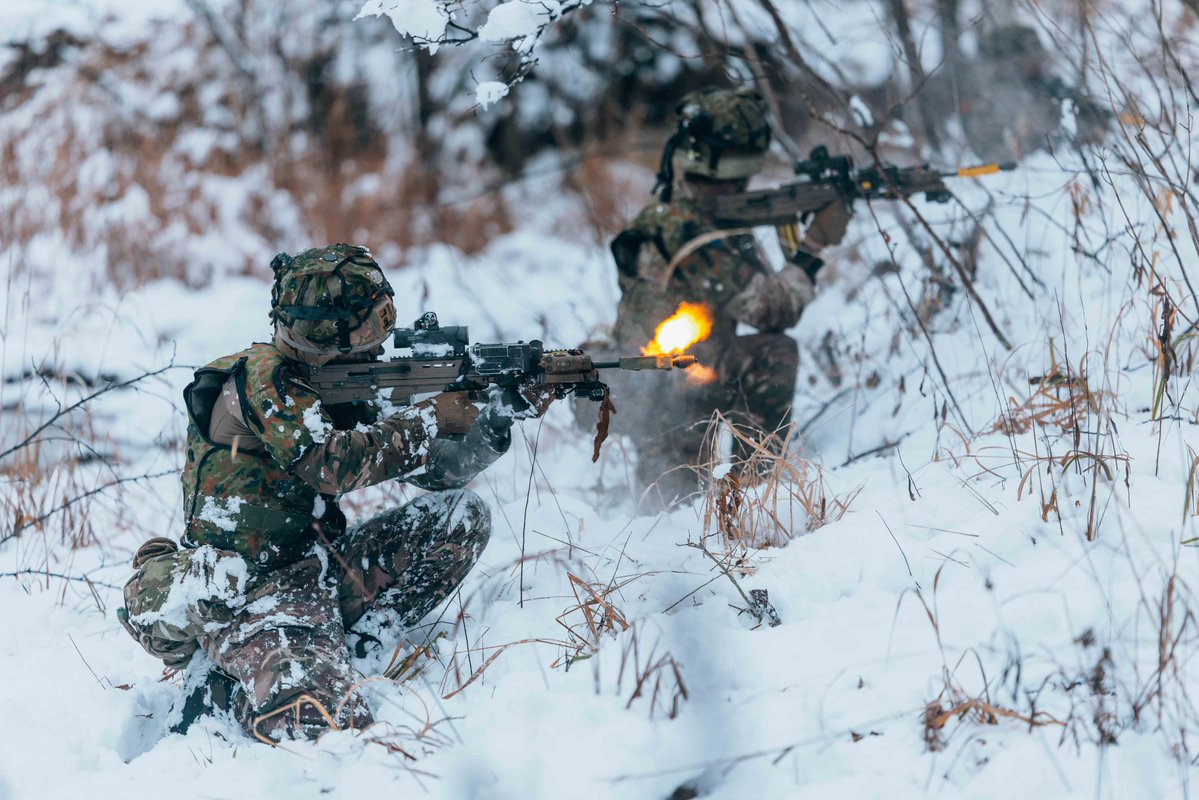 イギリス国防省 特殊部隊指令部 DSF チャレンジ ヴィジラントアイルズ 25では、初の共同降下や同志国のオブザーバー