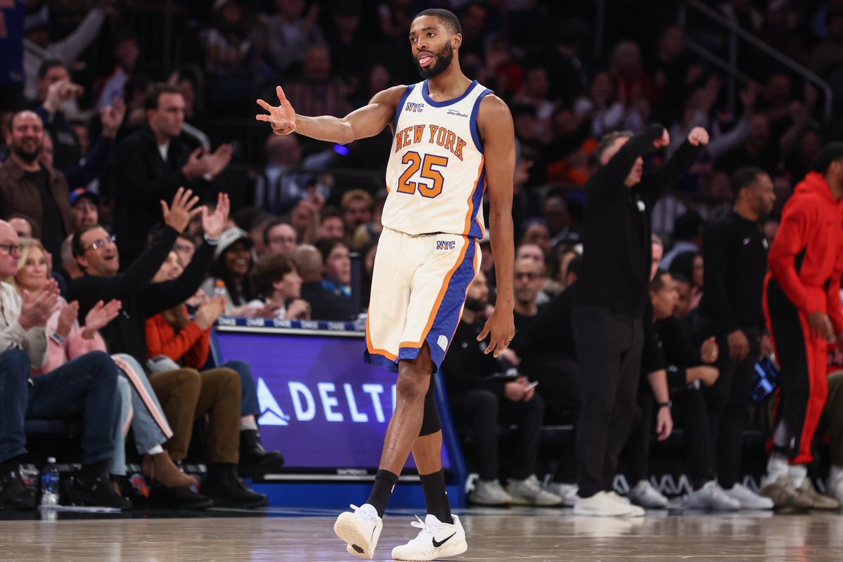 DylanBackerESM's tweet image. The Knicks 10-1 home record is their best home record to begin a season since 2012-13. 

MSG is becoming a haunted house for their opponents.