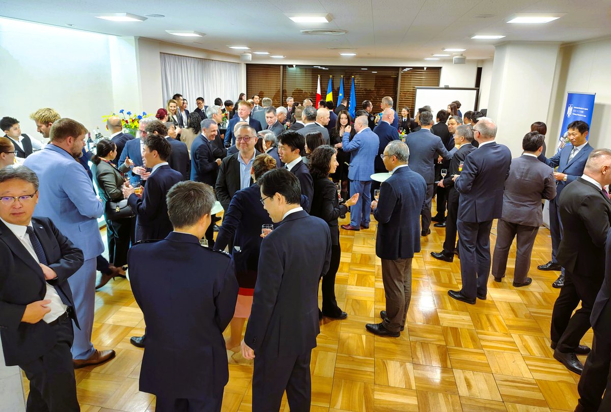 AmbRaetchi's tweet image. 東京で、日本のパートナー、欧州大西洋の同盟国、そして在日ルーマニアコミュニティとともに、ルーマニアナショナルデーを祝いました。12月1日に思いを馳せながら、皆さまと一緒に「ルーマニア、おめでとう！」と唱和できたことに感謝します。