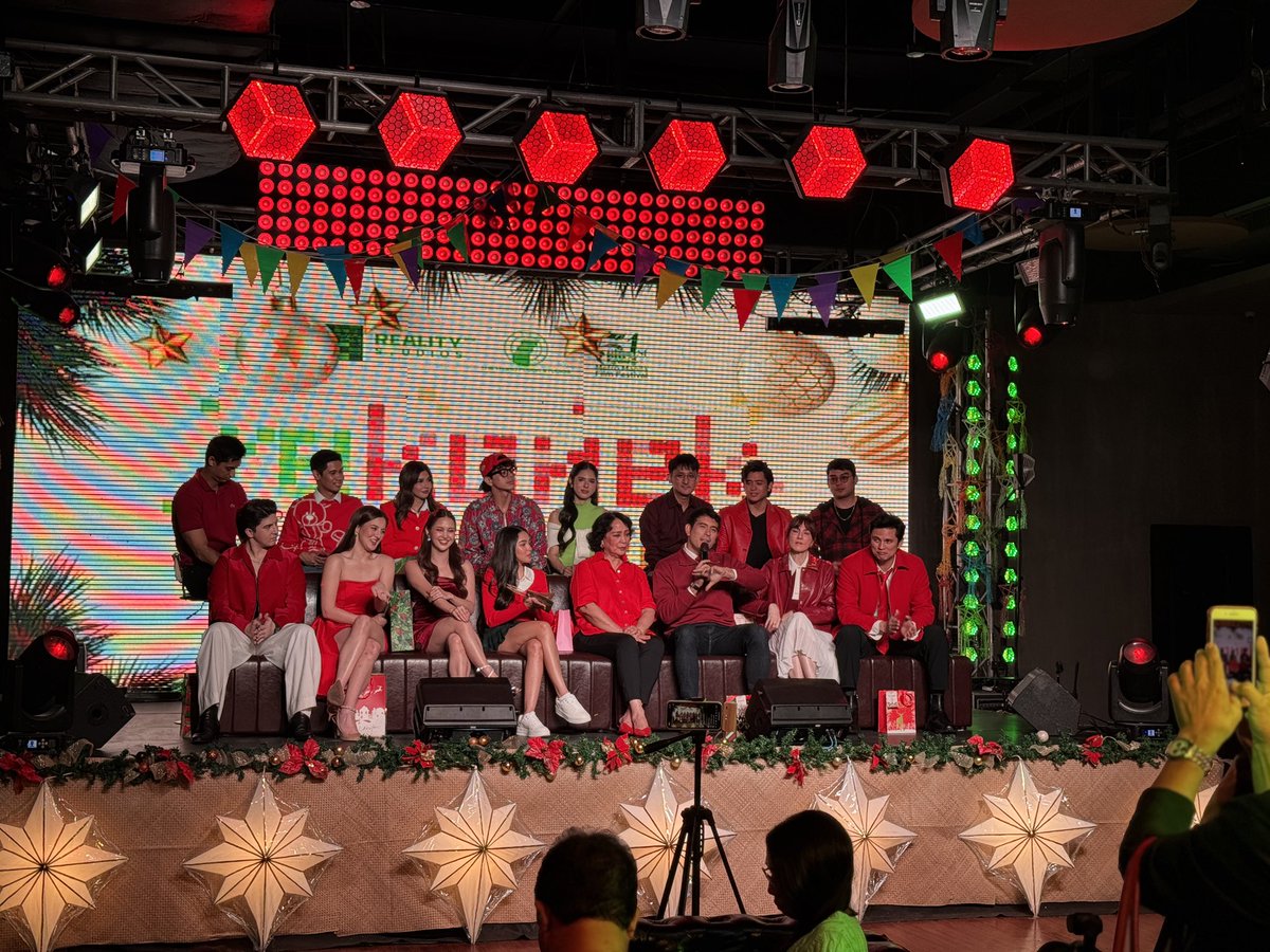 The cast and director of #MMFF2025 entry 'REKONEK.'

Gerald Anderson, Andrea Brillantes, Gloria Diaz, Charlie Dizon, Kelvin Miranda, Angel Guadian, Kokoy de Santos, Carmina Villaroel, Zoren Legaspi, Cassy Legaspi, Mavy Legaspi, Alexa Miro, Vance Larena, Raf Pineda, Dom Corilla.