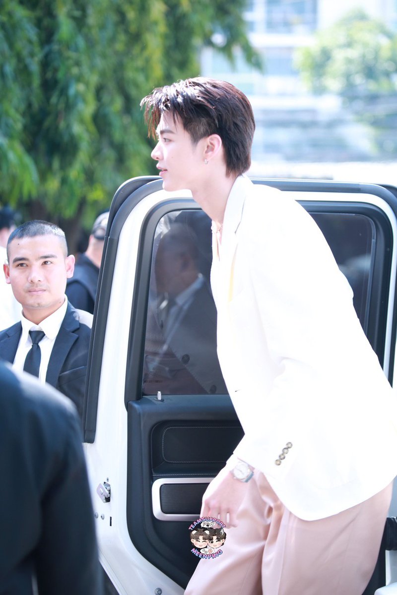 แค่เดินลงจากรถ ก็สว่างจ้าล่ะ

#BioActivexMeenNicha
#BioActiveGlutaCafe
#Bioactiveth