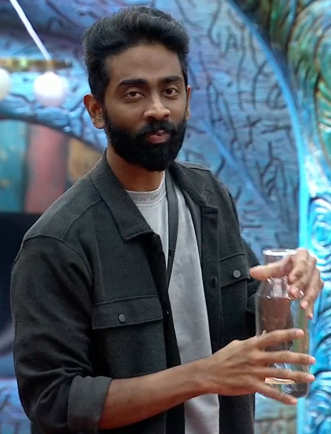 #PranitMore is really the dark horse of the season. 🔥 #BiggBoss19